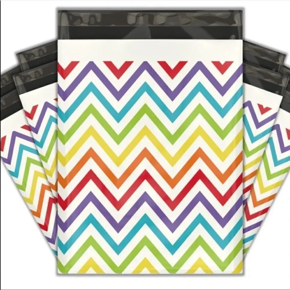 Poly Mailers  mixed sizes 10x13 and 14x19 35 poly mailers 35 stickers